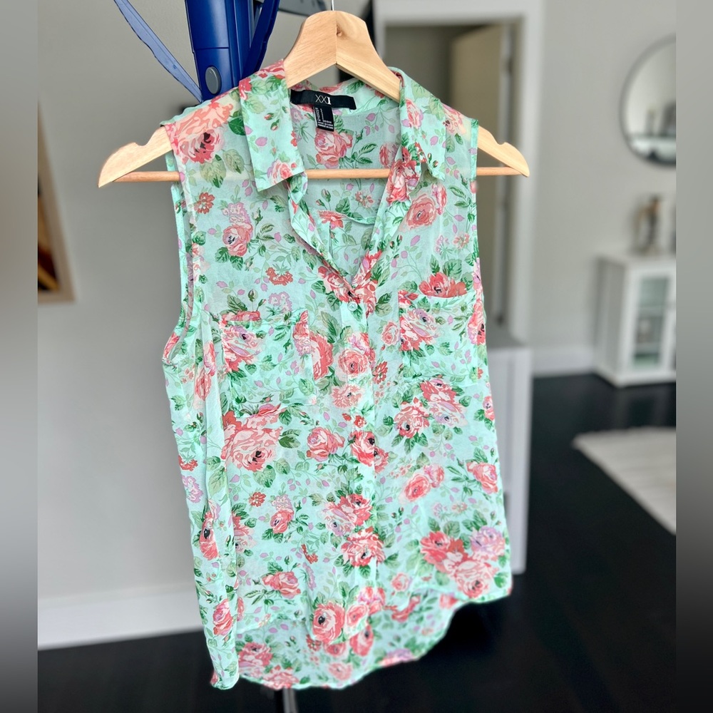 Sleeveless Button Front Floral Blouse Forever 21